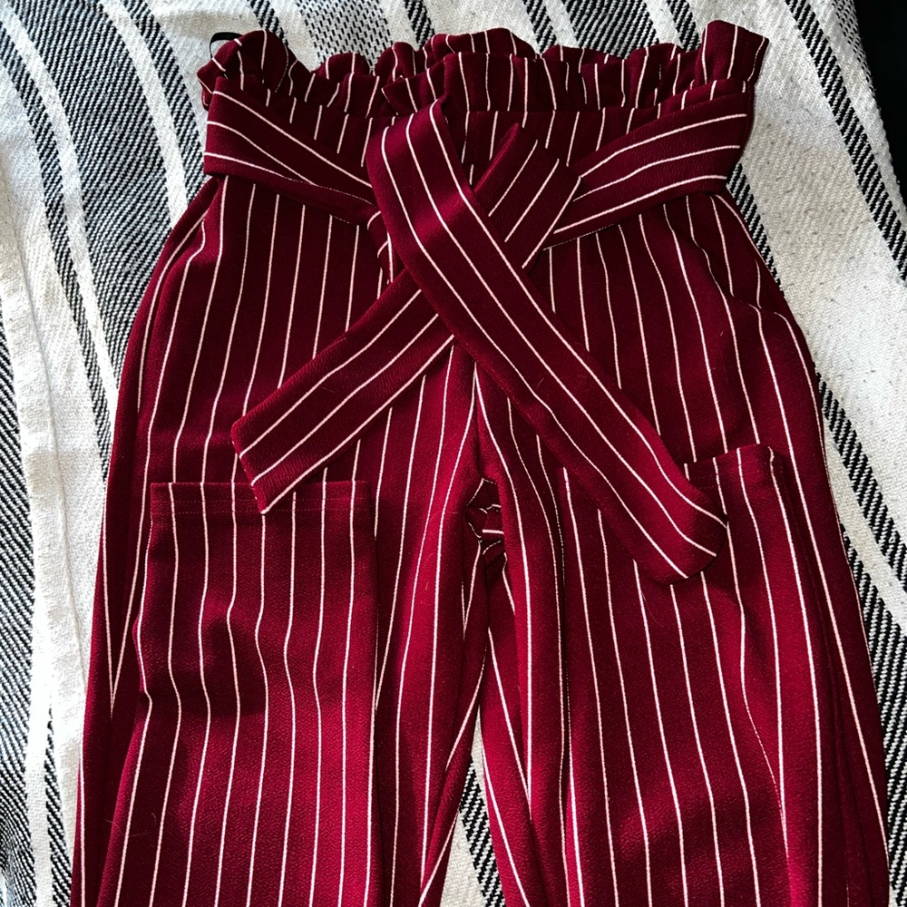 Size M pant from Romwe, never worn. Straight leg.